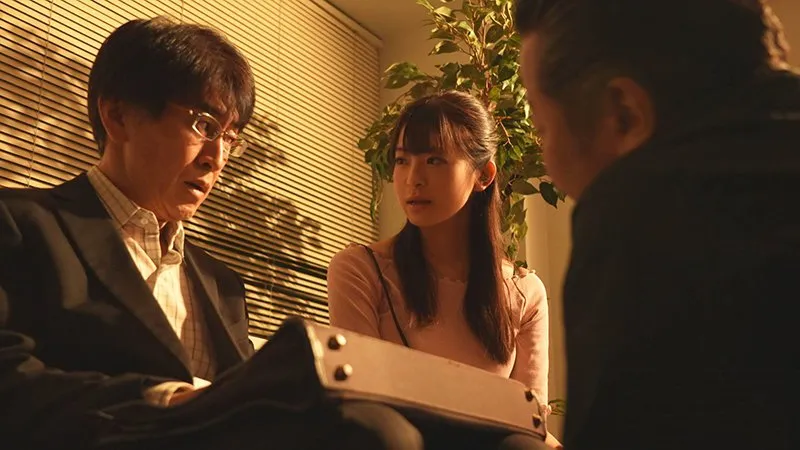 Anh xã vay nợ xã hội đen, vợ phải bán thân để trả nợ