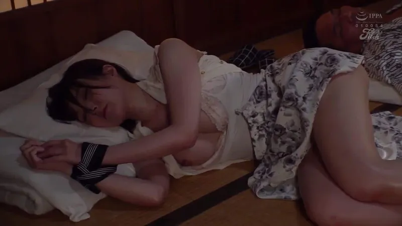 Xin anh xã đi công tác với sếp, nữ nhân viên rơi vào kế hoạch của ông sếp biến thái