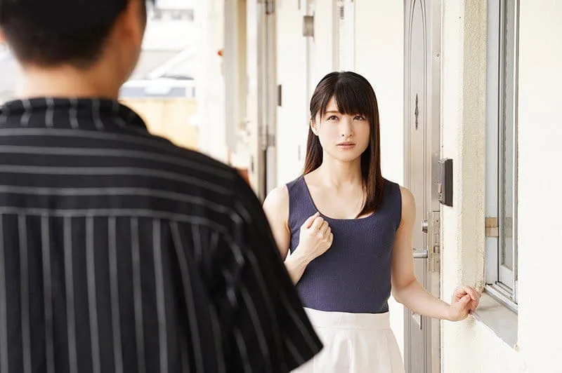 Cãi nhau với gã chồng, người vợ ăn nằm với cậu thanh niên hàng xóm